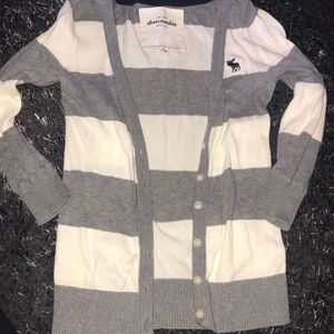 Abercrombie and Fitch XL cardigan (short)